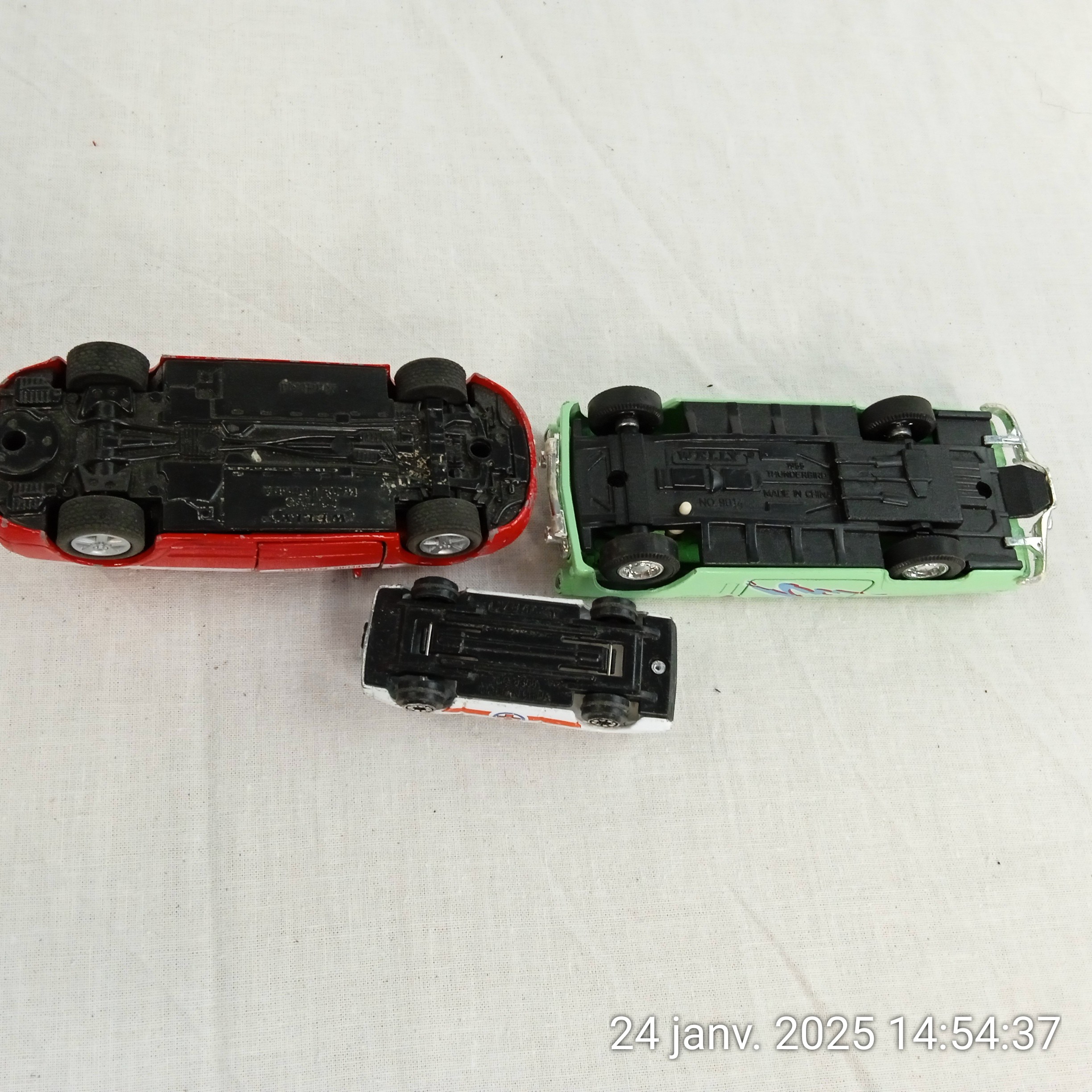 Lot de 3 véhicules miniatures WELLY Bon état - Vue 3 - 